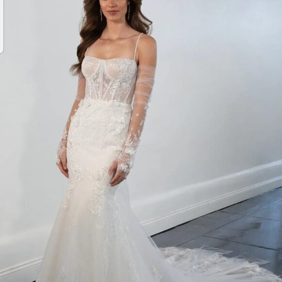 Essence of Australia Wedding Dress - Picture 4 of 5